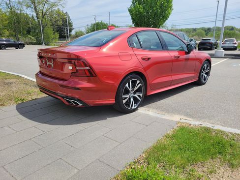 Used 2022 Volvo S60 T8 R-Design AWD/4WD image 7