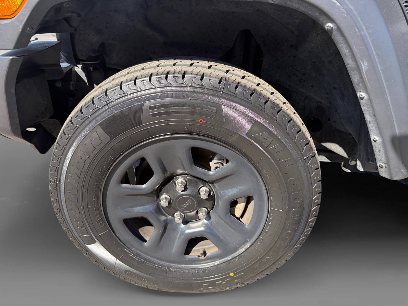 Used 2024 Jeep Wrangler Sport AWD/4WD image 9
