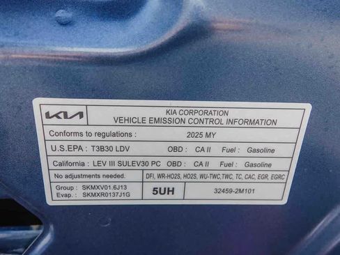 Certified 2025 Kia Sorento EX FWD image 27