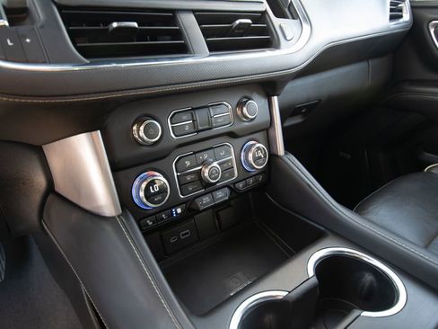 Used 2023 GMC Yukon XL SLT image 23