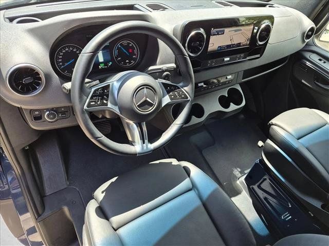 Used 2024 Mercedes-Benz eSprinter 170 Cargo image 9