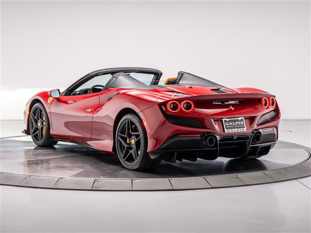 Used 2022 Ferrari F8 Tributo RWD image 3