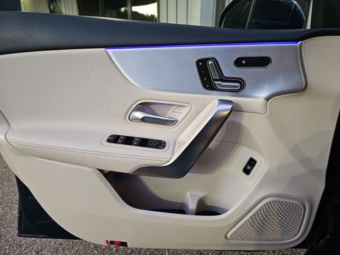 Used 2021 Mercedes-Benz A 220 4MATIC image 27