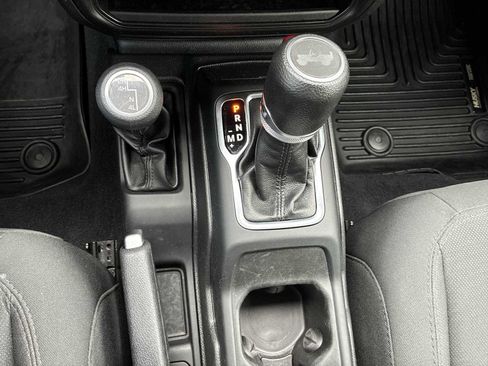 Used 2023 Jeep Wrangler Sport AWD/4WD image 20