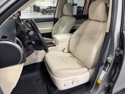 Used 2023 Lexus GX 460 Premium w/ Premium Package image 14