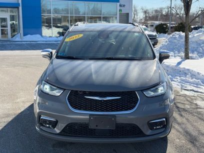 Used 2022 Chrysler Pacifica Limited