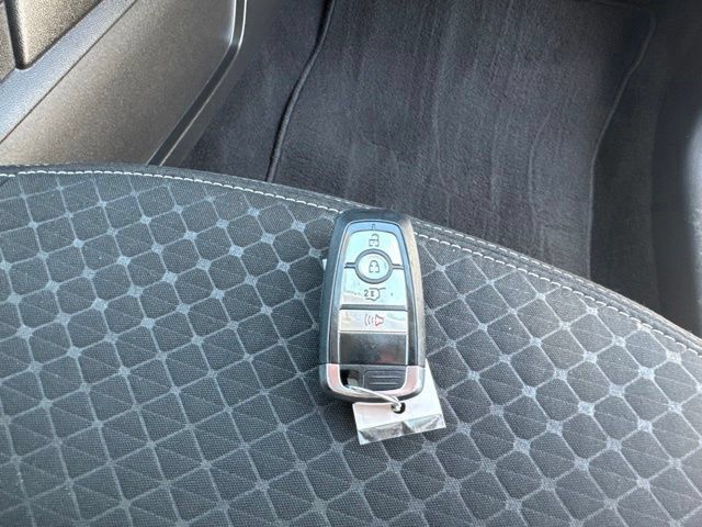 Used 2025 Ford Escape Active AWD/4WD image 5