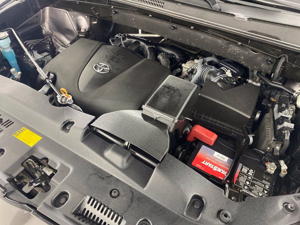 Used 2019 Toyota Highlander Limited Platinum AWD/4WD image 35