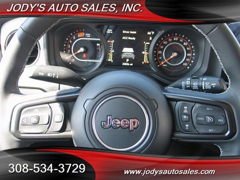 Used 2025 Jeep Wrangler Sport S AWD/4WD image 13