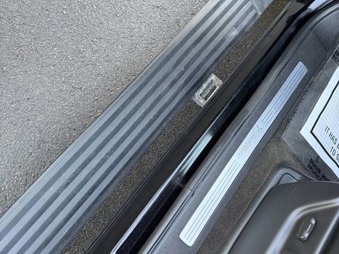 Used 2007 Cadillac Escalade AWD w/ Information Package image 31