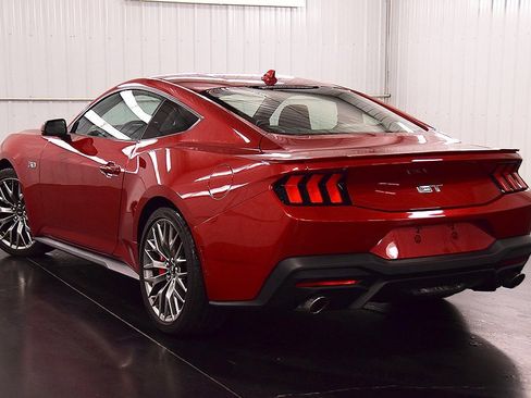 Used 2024 Ford Mustang GT Premium image 5