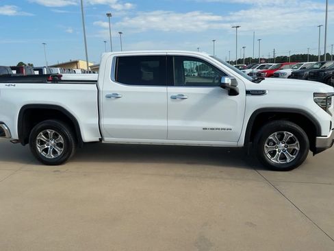 Used 2024 GMC Sierra 1500 SLT image 9
