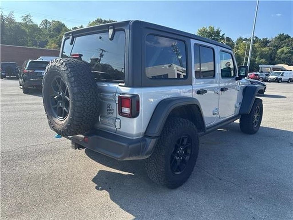 Used 2024 Jeep Wrangler Unlimited AWD/4WD image 8