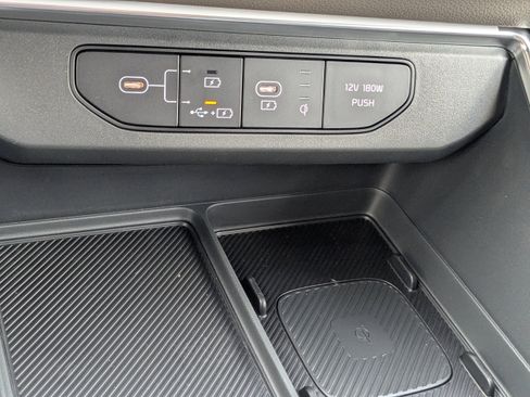 New 2026 Kia Carnival EX FWD image 28