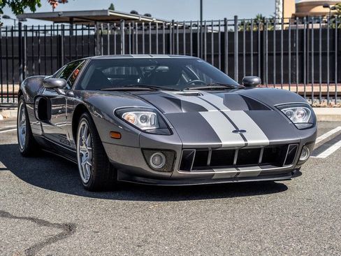 Used 2006 Ford GT image 10