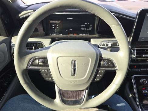 Used 2020 Lincoln Navigator Reserve w/ Luxury Package image 29