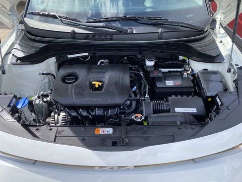 Used 2025 Kia Soul LX w/ LX Technology Package FWD image 18