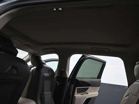 Used 2025 Lincoln Nautilus Reserve w/ Jet Appearance Package image 3