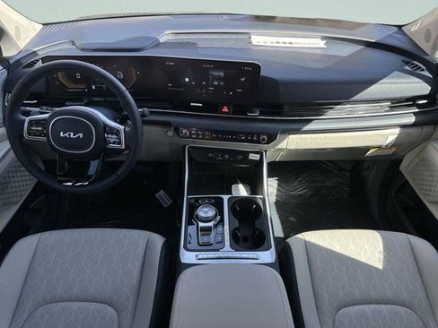 New 2026 Kia Carnival EX image 9