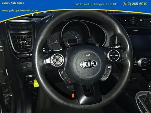 Used 2018 Kia Soul + FWD image 11