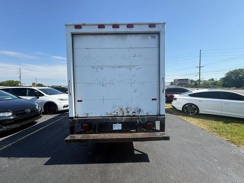 Used 2006 Ford E-350 and Econoline 350 Super Duty RWD image 4