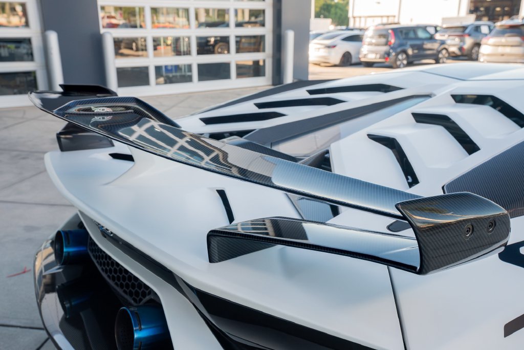 Used 2019 Lamborghini Aventador SVJ AWD/4WD image 31