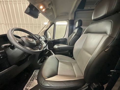 Used 2025 RAM ProMaster 2500 w/ Convenience Group FWD image 9