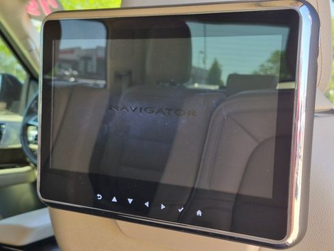 Used 2019 Lincoln Navigator Reserve w/ Cargo Package AWD/4WD image 24