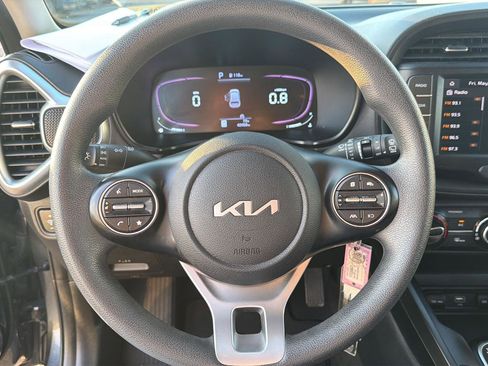 Used 2024 Kia Soul LX w/ Option Group 015 FWD image 19