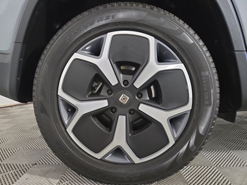 Used 2024 Rivian R1T Adventure AWD/4WD image 12