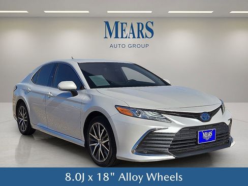 Used 2023 Toyota Camry XLE image 8