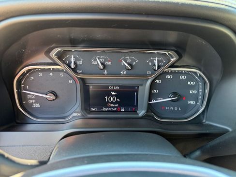 Used 2020 GMC Sierra 1500 Elevation w/ Elevation Value Package AWD/4WD image 14