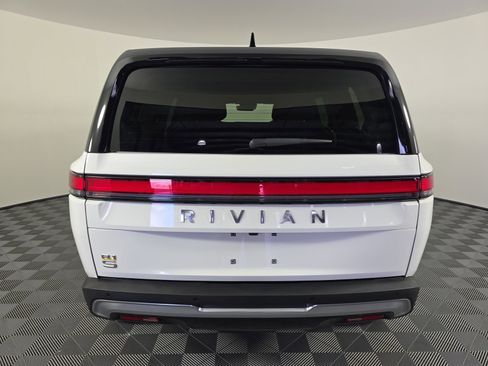 Used 2023 Rivian R1S Adventure image 4