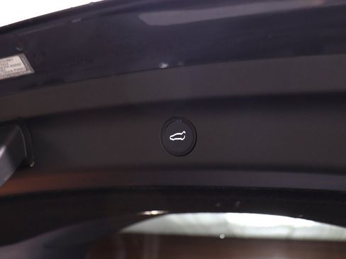 Used 2021 Tesla Model Y Long Range image 54