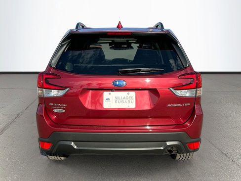 Used 2021 Subaru Forester Premium image 6