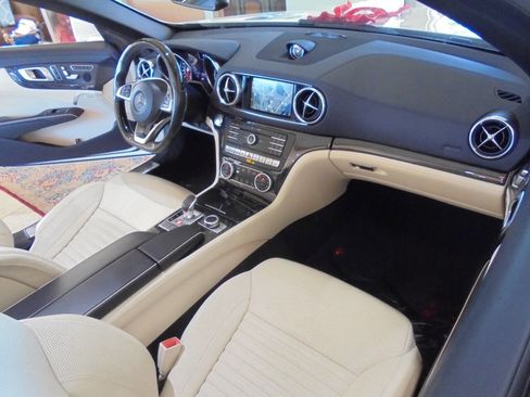 Used 2017 Mercedes-Benz SL 550 image 14