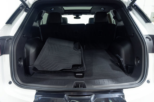 Used 2022 Chevrolet Blazer Premier w/ LPO, Black Grille Bar Package AWD/4WD image 9