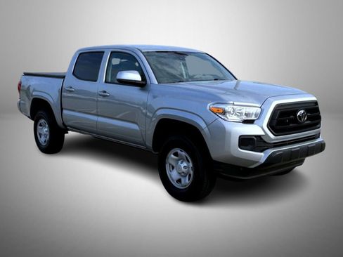 Used 2022 Toyota Tacoma SR image 3