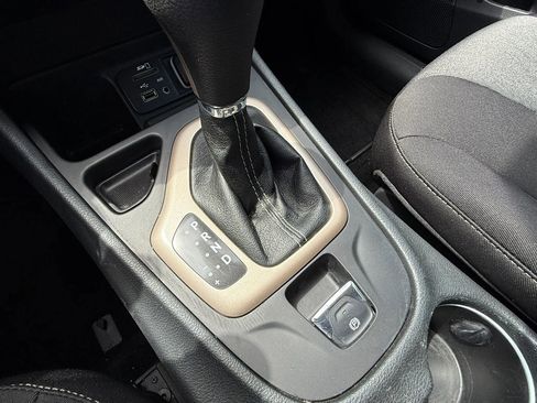 Used 2014 Jeep Cherokee Latitude image 24