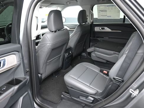 New 2025 Ford Explorer Active w/ Active Comfort Package image 18