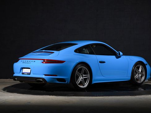 Used 2018 Porsche 911 Carrera 4 AWD/4WD image 3