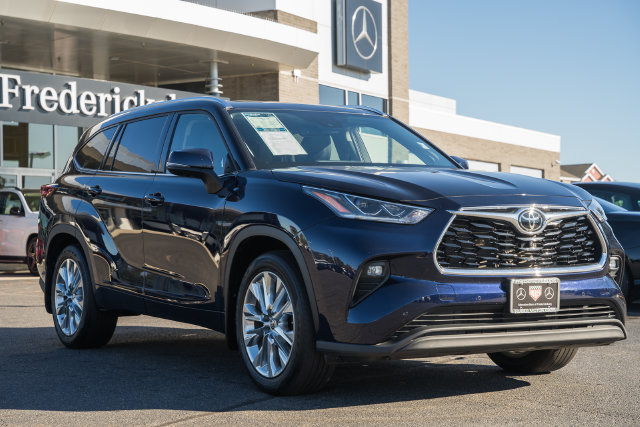 Used 2021 Toyota Highlander Limited AWD/4WD image 1