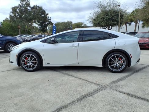 Used 2024 Toyota Prius Limited w/ Limited Premium Package image 4