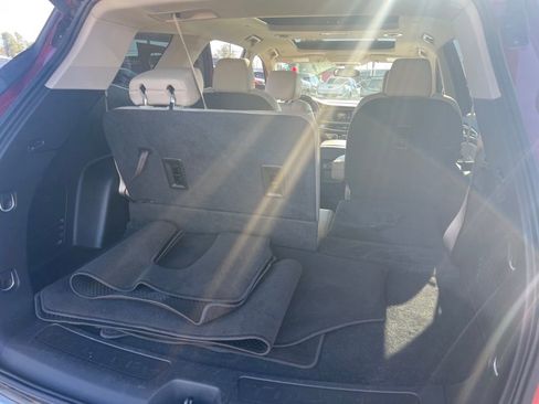 Used 2019 Buick Enclave Essence image 8