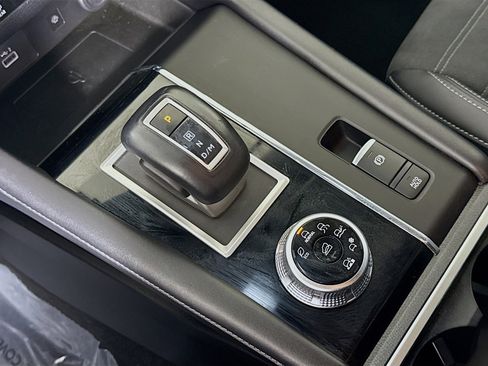 Used 2024 Mitsubishi Outlander SE image 20