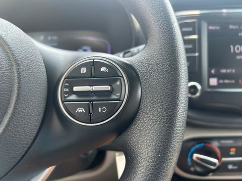 Used 2025 Kia Soul LX w/ LX Technology Package FWD image 20