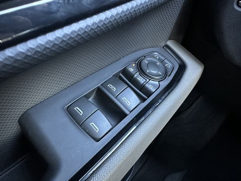 Used 2024 Chevrolet Silverado 2500 ZR2 w/ Technology Package image 15