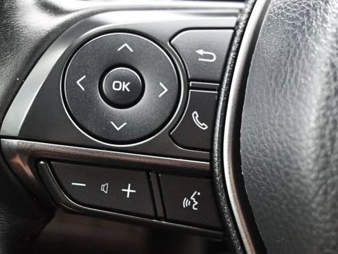 Used 2022 Toyota Camry SE FWD image 19