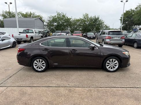 Used 2013 Lexus ES 300h w/ Luxury Pkg image 8