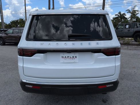 Used 2022 Jeep Wagoneer Series II AWD/4WD image 6